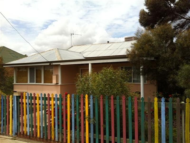 4 Cliff Street, Katanning WA 6317