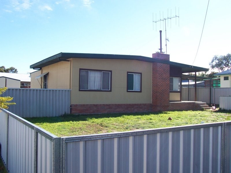 15 Francis Street, Katanning WA 6317