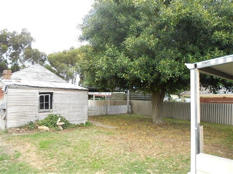 16 Amherst Street, Katanning WA 6317