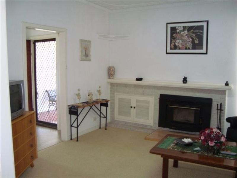 9 Charles Street, Katanning WA 6317