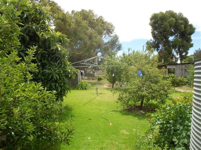 8 Beach Street, Katanning WA 6317