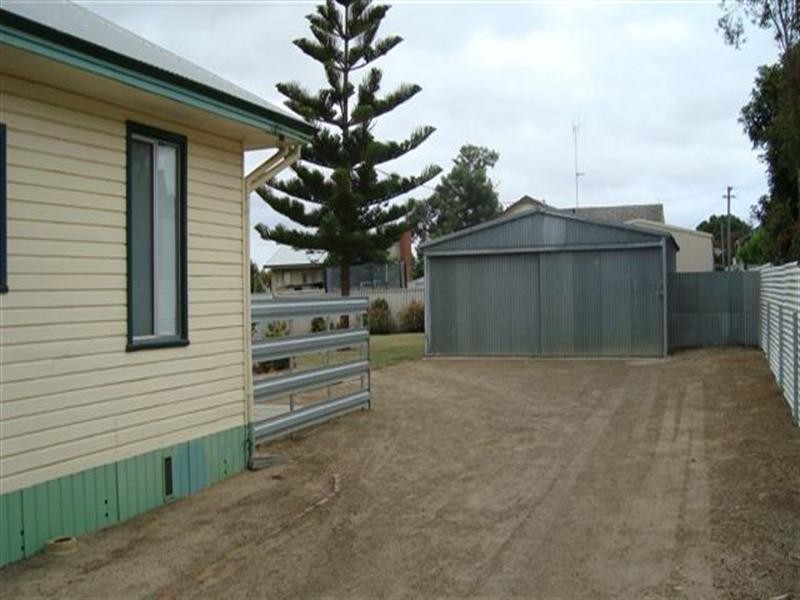17 Francis Street, Katanning WA 6317