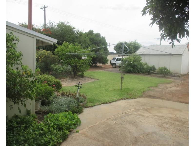32 Taylor Street, Dumbleyung WA 6350