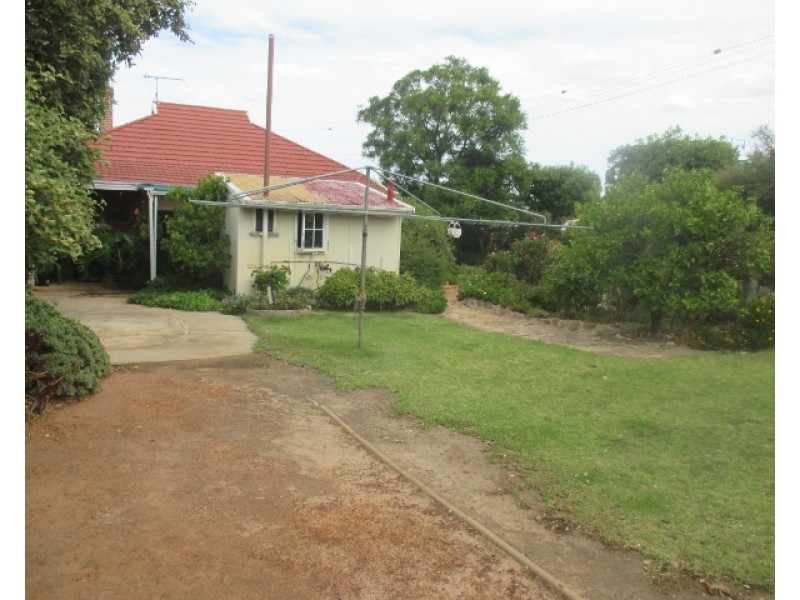 32 Taylor Street, Dumbleyung WA 6350