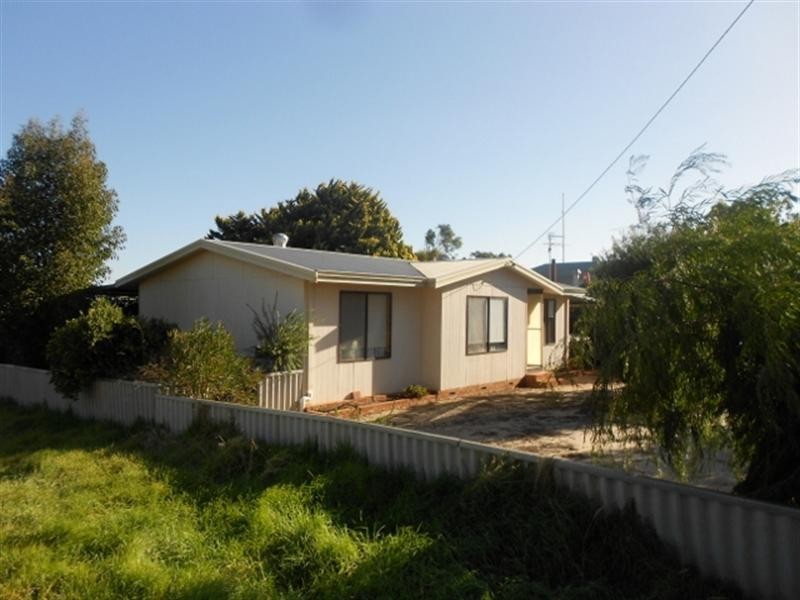 67 Harvey Street, Dumbleyung WA 6350