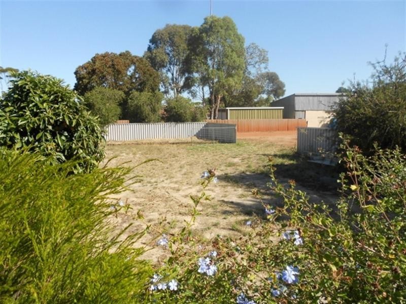 67 Harvey Street, Dumbleyung WA 6350