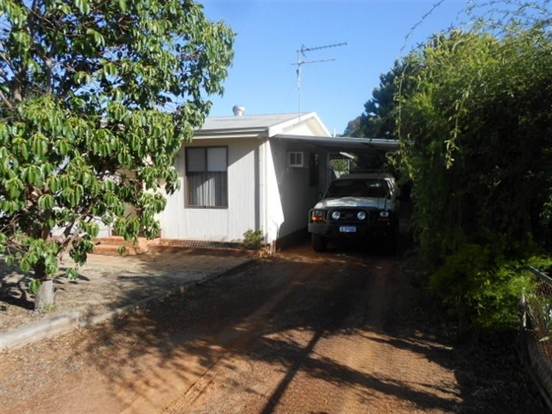 67 Harvey Street, Dumbleyung WA 6350