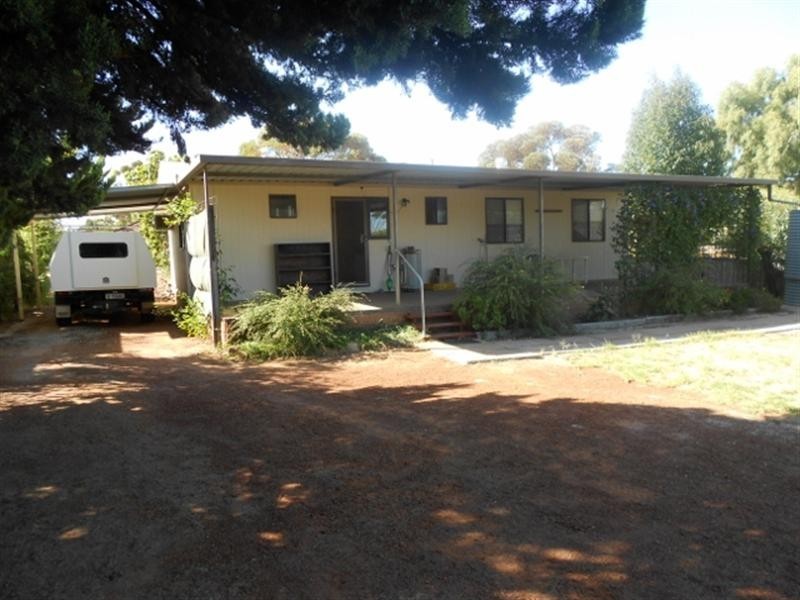 67 Harvey Street, Dumbleyung WA 6350