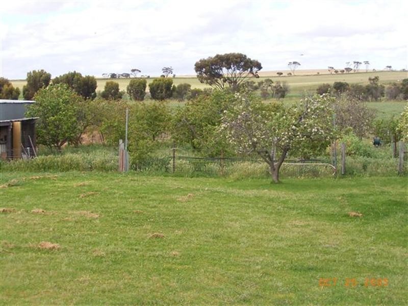 22 Railway Crescent, Gnowangerup WA 6335