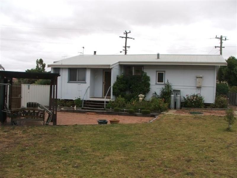 10 Golflinks Road, Katanning WA 6317