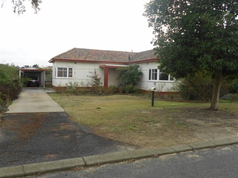 7 Charles Street, Katanning WA 6317