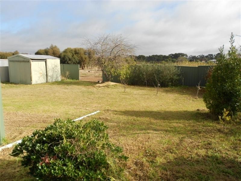 7 Charles Street, Katanning WA 6317