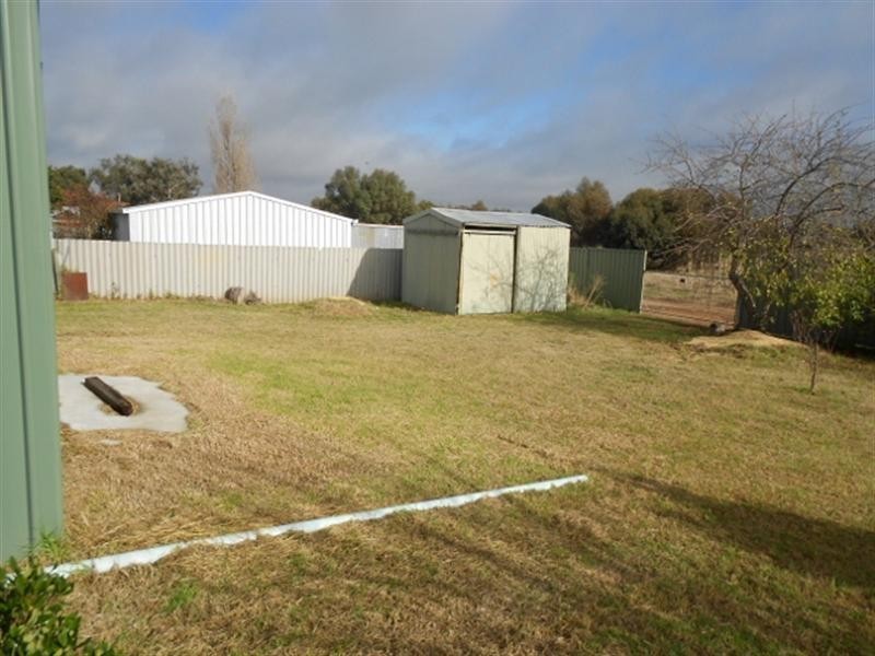 7 Charles Street, Katanning WA 6317