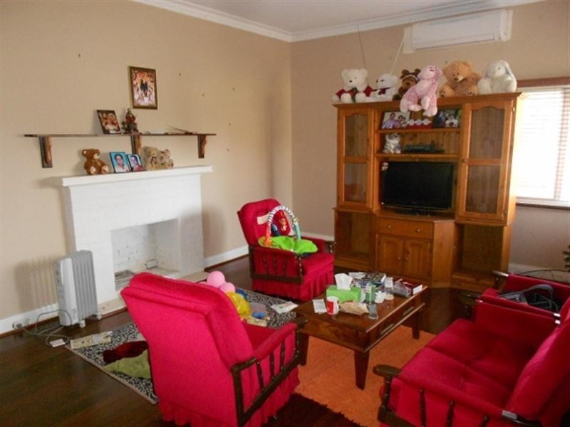 7 Charles Street, Katanning WA 6317