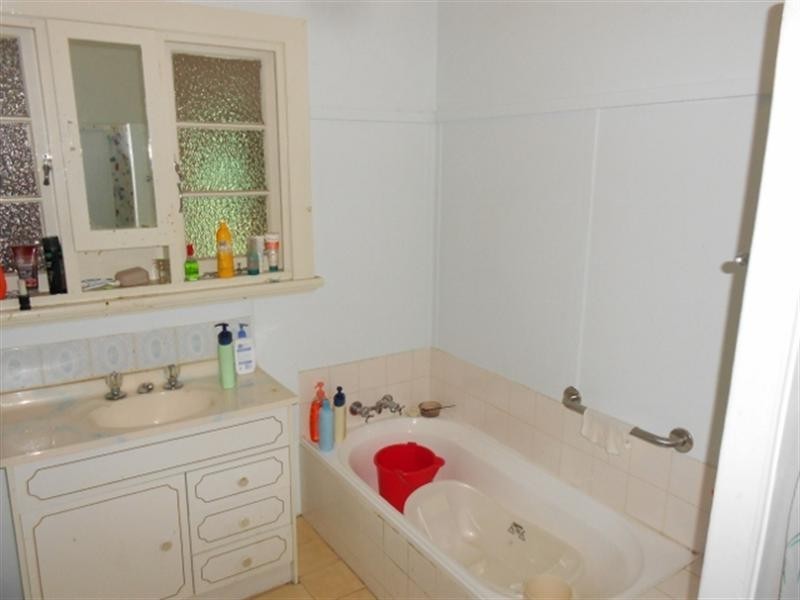 7 Charles Street, Katanning WA 6317