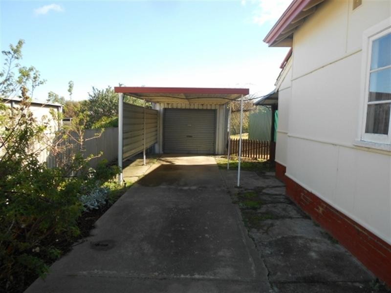 7 Charles Street, Katanning WA 6317