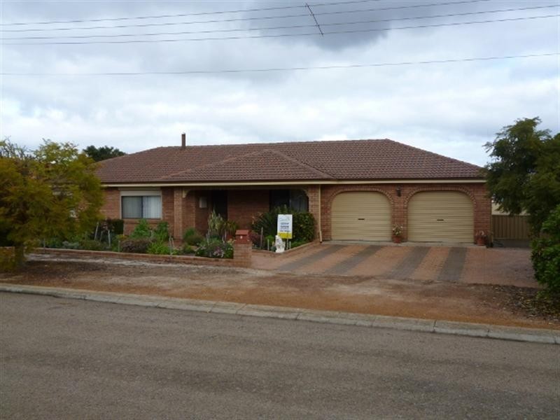 2 Sutherland Court, Katanning WA 6317