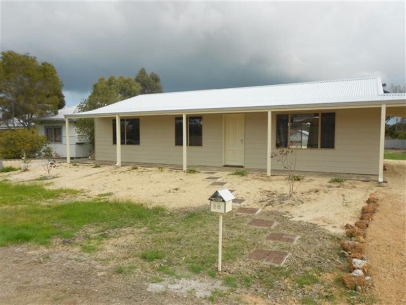 68 Andover Street, Katanning WA 6317