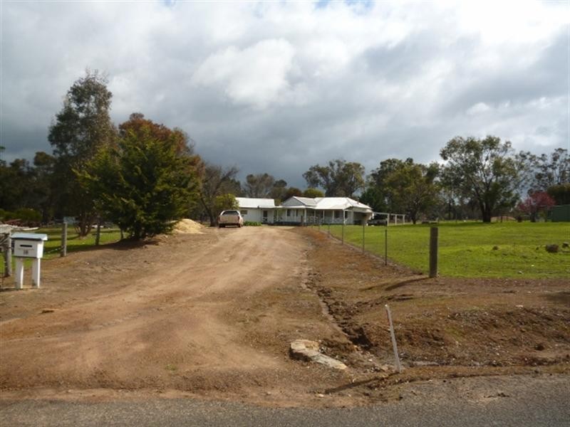 18 Forsythe Road, Kojonup WA 6395