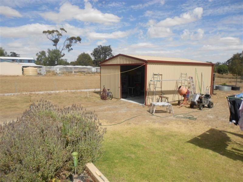 11 Steere Road, Woodanilling WA 6316