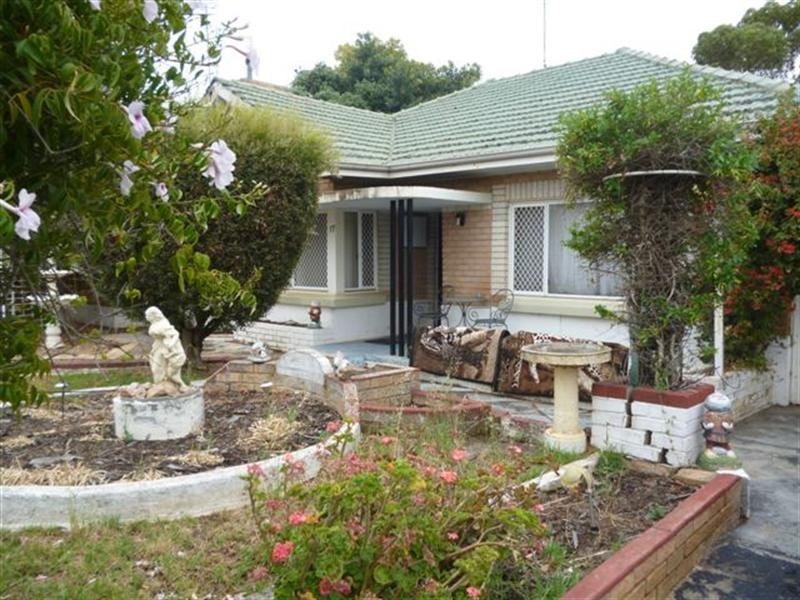 17 Claude Street, Katanning WA 6317