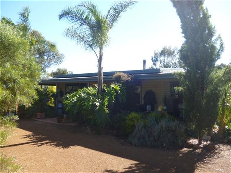 17 Claude Street, Katanning WA 6317