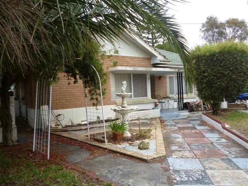 17 Claude Street, Katanning WA 6317