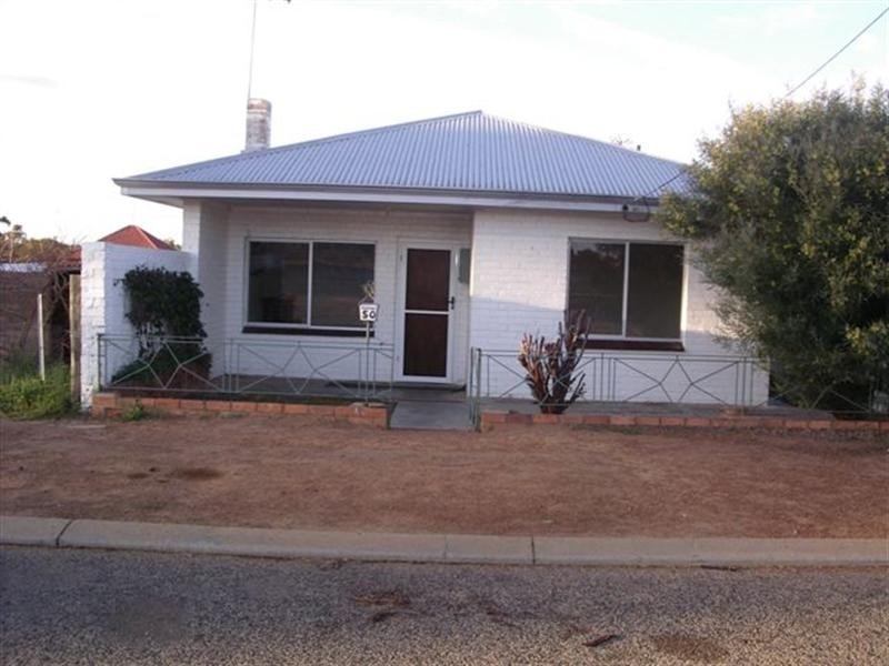 50 Taylor Street, Katanning WA 6317