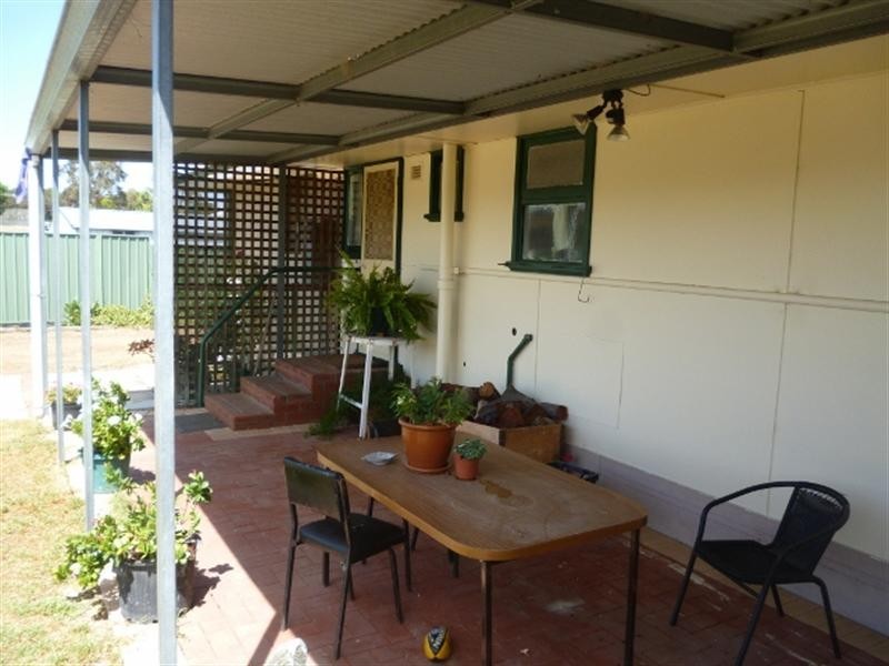 11 Synott Avenue, Katanning WA 6317