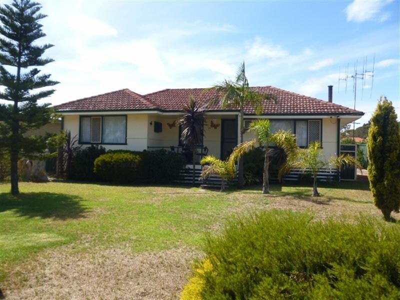 11 Synott Avenue, Katanning WA 6317