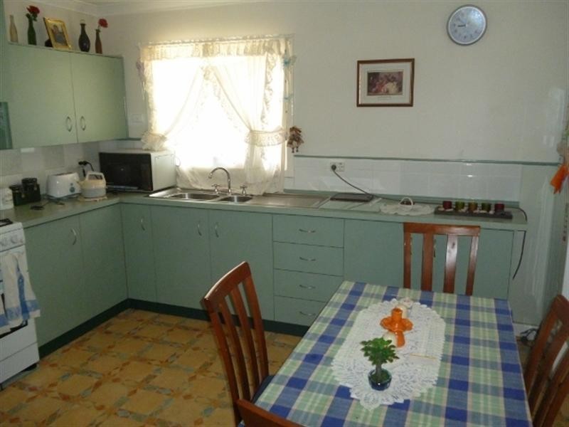 11 Synott Avenue, Katanning WA 6317