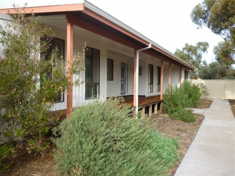 2 Janitor Street, Broomehill WA 6318