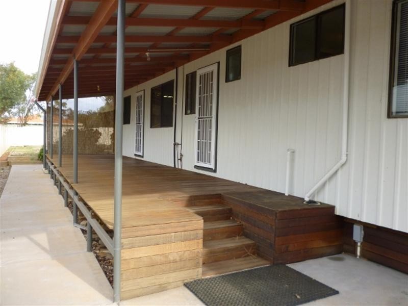 2 Janitor Street, Broomehill WA 6318