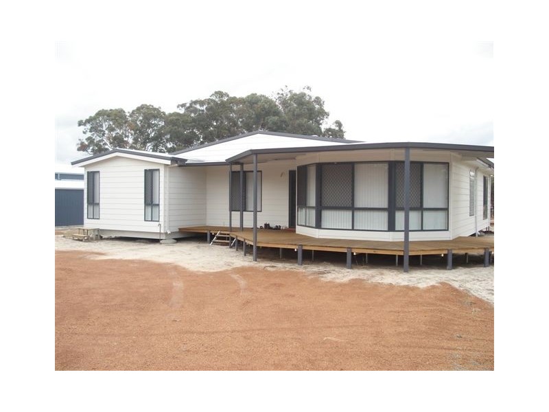 79 Wanke Street, Katanning WA 6317