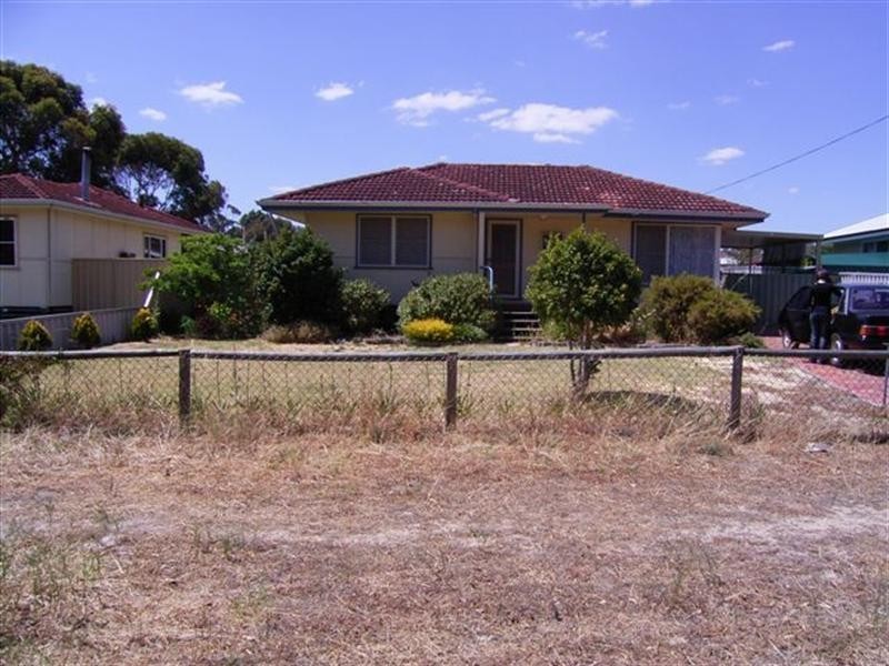 19 Synott Avenue, Katanning WA 6317