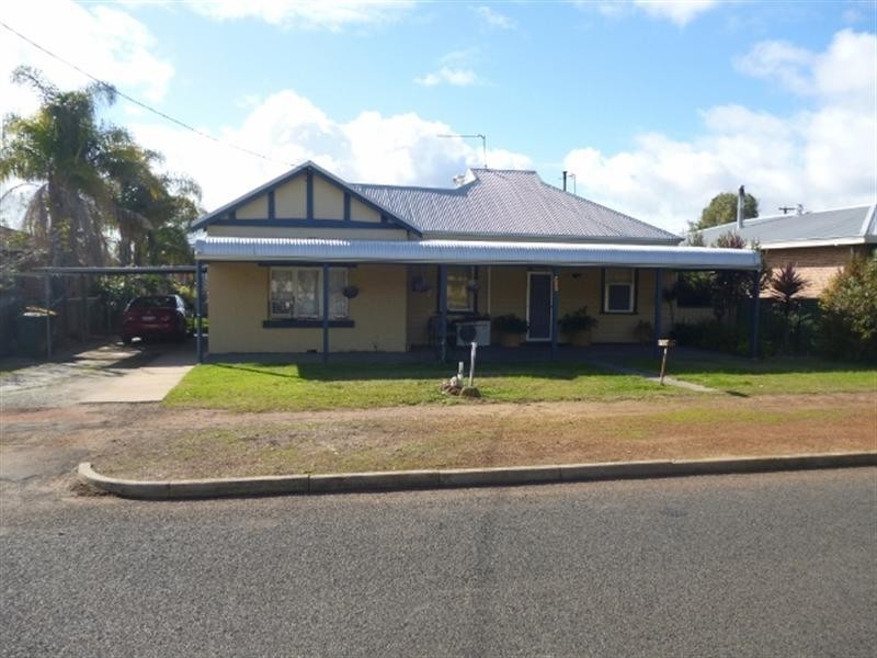 66 Richardson Street, Katanning WA 6317