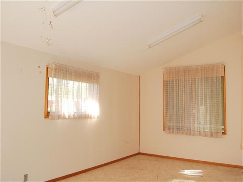 13 Matthews Parade, Point Clare NSW 2250