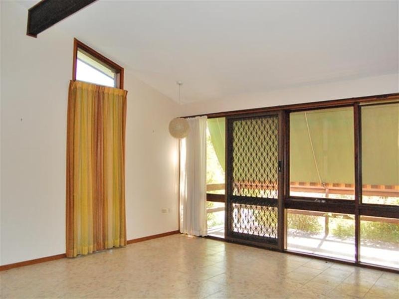 13 Matthews Parade, Point Clare NSW 2250