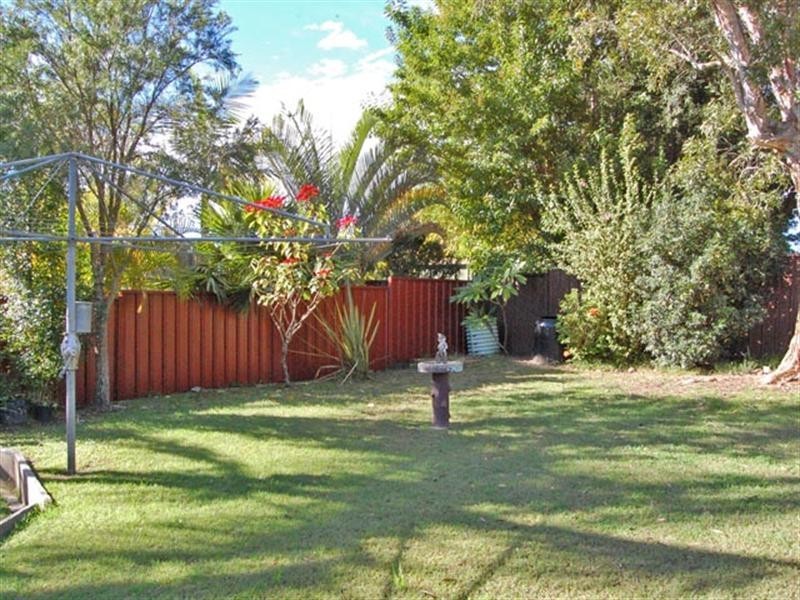 13 Matthews Parade, Point Clare NSW 2250