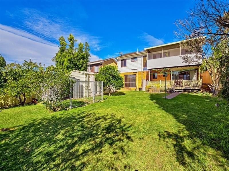 3 Welwyn Grove, Point Clare NSW 2250