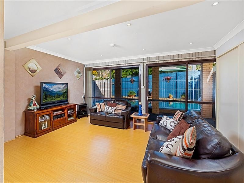 3 Welwyn Grove, Point Clare NSW 2250