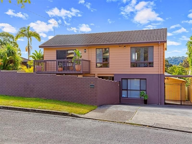 3 Welwyn Grove, Point Clare NSW 2250