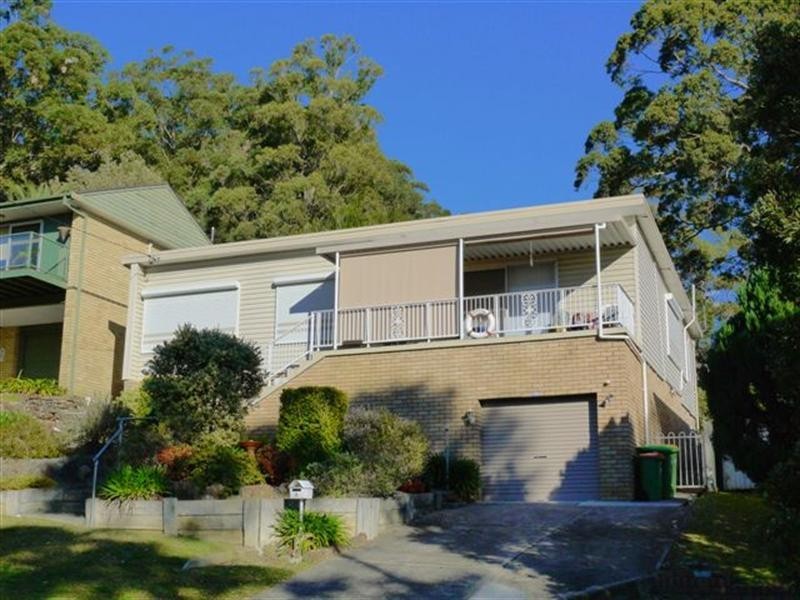 5 Lorraine Avenue, Point Clare NSW 2250