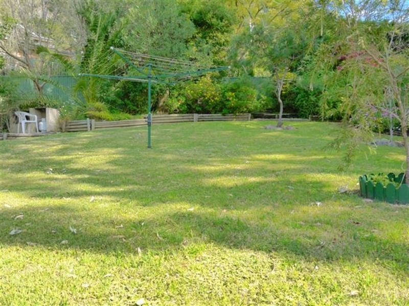 5 Lorraine Avenue, Point Clare NSW 2250