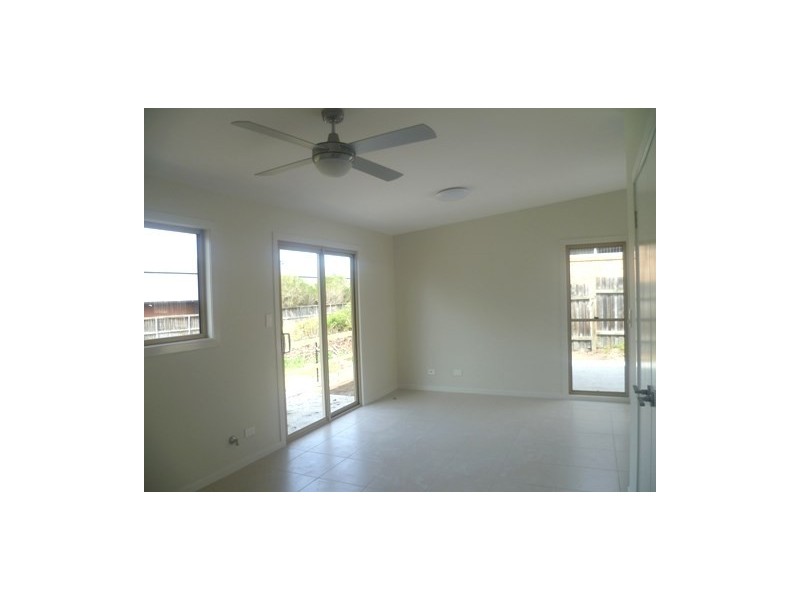 18A Nioka Avenue, Point Clare NSW 2250