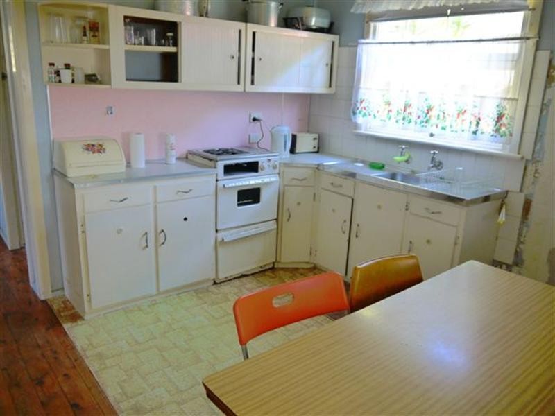 24 Talinga Avenue, Point Clare NSW 2250