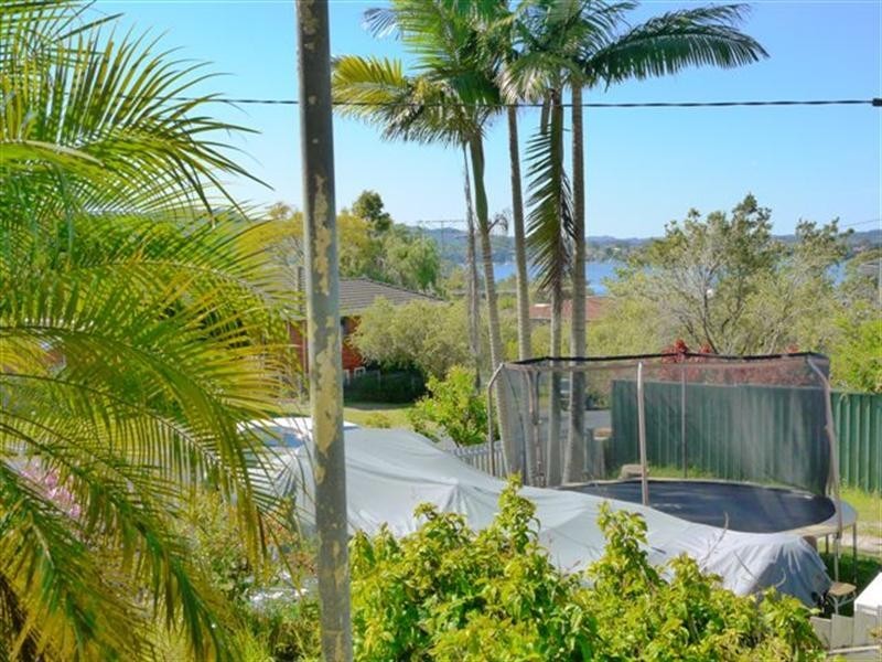 24 Talinga Avenue, Point Clare NSW 2250