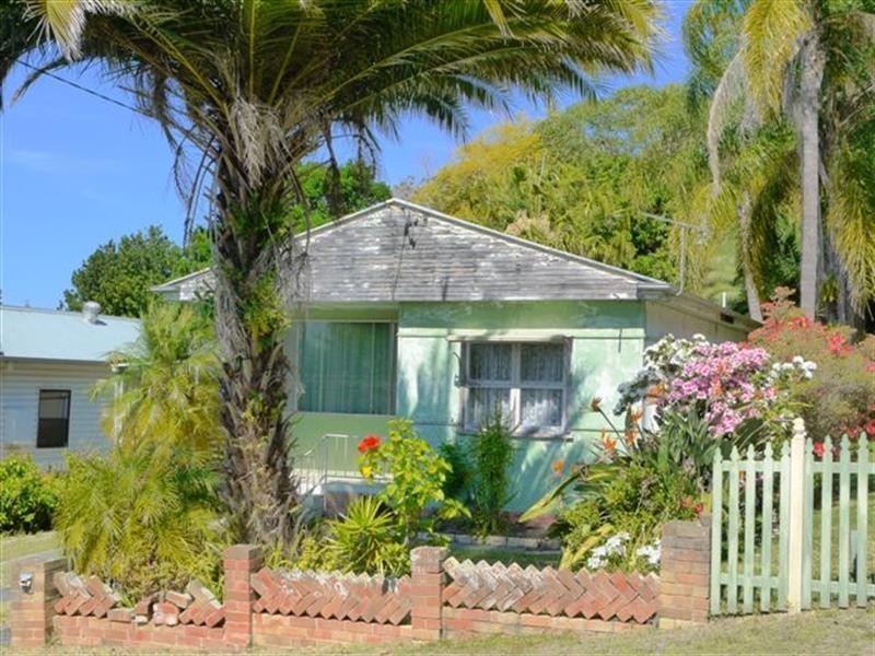 24 Talinga Avenue, Point Clare NSW 2250