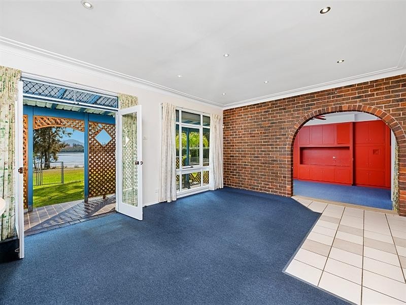 69 Bayline Drive, Point Clare NSW 2250