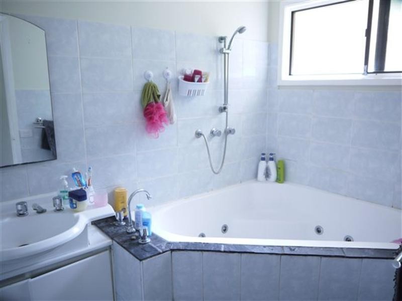 4 Bluefish Crescent, Tascott NSW 2250